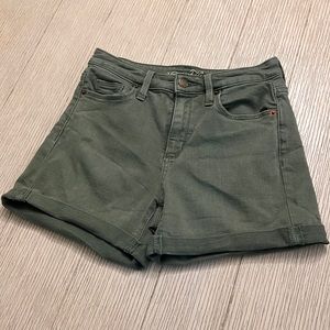 Universal Thread Army Green Shorts High Rise Midi Size 0/25